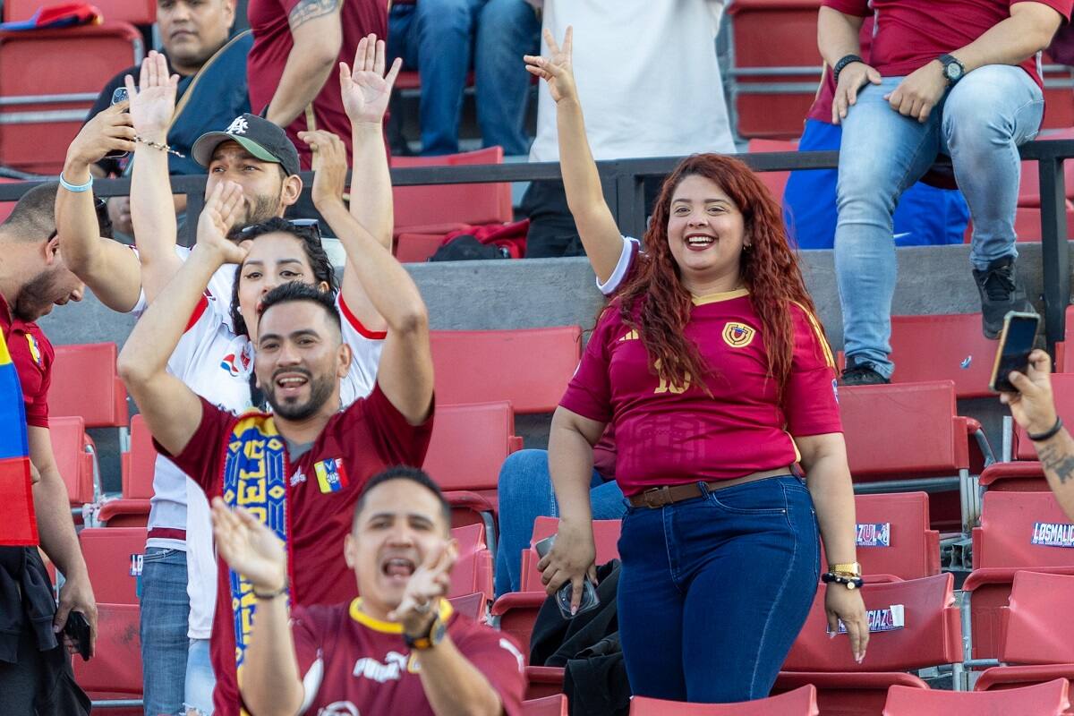 Hinchas venezolanos en Eliminatorias Sudamericanas. Foto: Felipe Escobedo