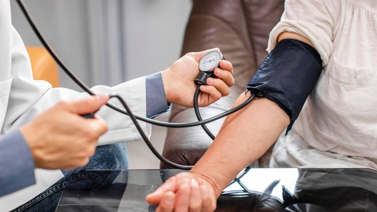 10 cuidados para tu corazón: cómo evitar la hipertensión, según la Clínica Las Condes