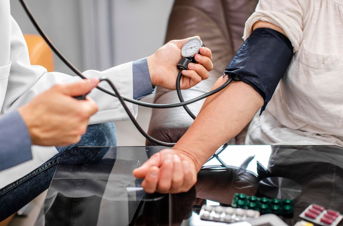 ¿Cuáles son los valores normales de la presión y por qué es importante controlarla?