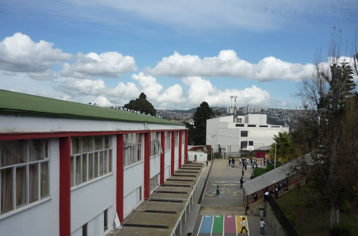 Histórico colegio acaba con tradición de más de 70 años: será mixto desde el próximo año