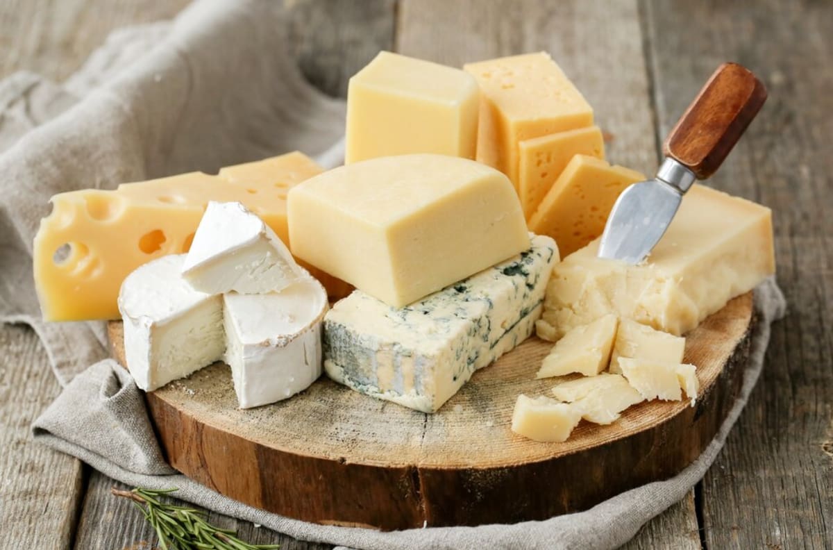 ¡No lo dejes en la bolsa! Esta es la forma correcta de guardar tu queso