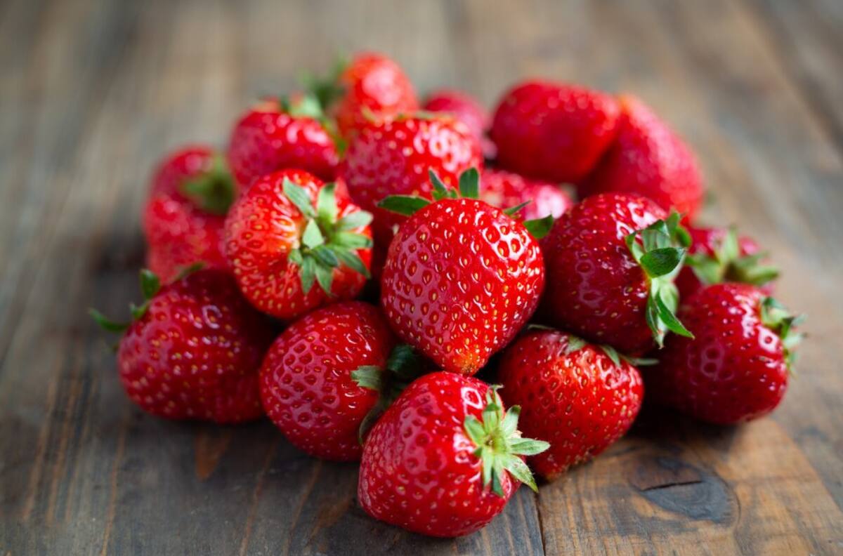 ¡No las tienes que lavar! Esta es la forma correcta de guardar las frutillas en el verano