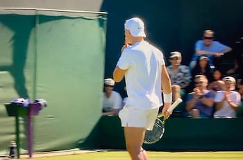 El desafiante gesto de Rune que provocó al público chileno que apoyaba a Jarry en Wimbledon