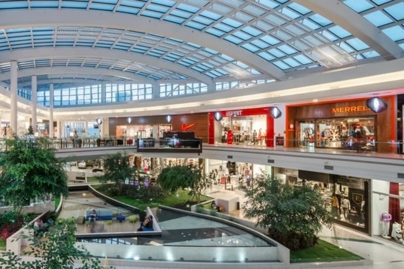 Revisa las horas de apertura y cierre de las principales cadenas de centros comerciales del país.