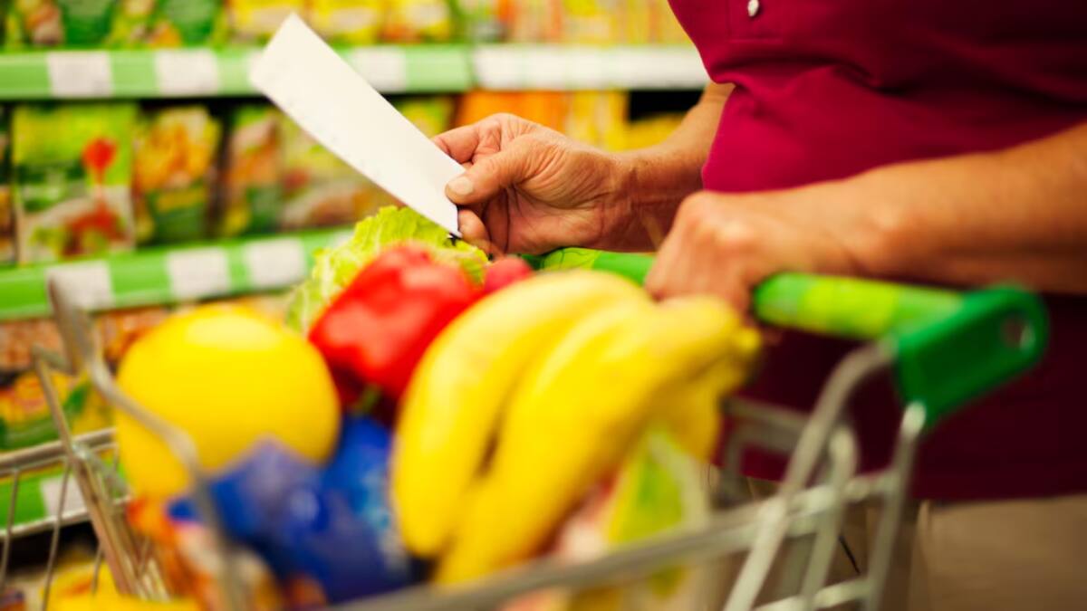 ¿A qué hora abrirán los supermercados este sábado y domingo por Semana Santa?