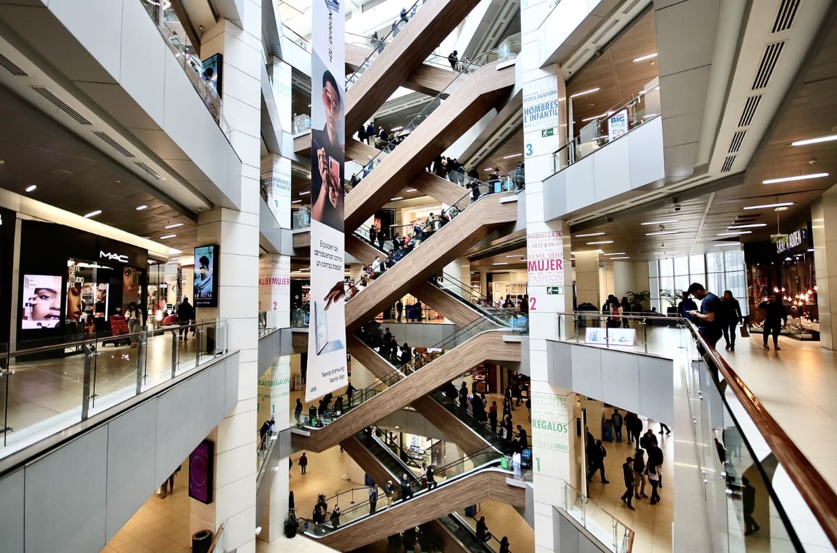Revisa el horario de los principales centros comerciales en Chile durante el feriado de este 16 de julio