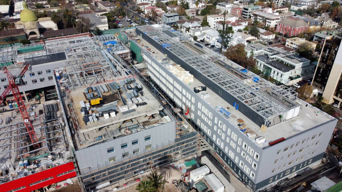 Desde hospitales a liceos: Lo que se podría construir en Chile con dinero del mega fraude de los 55 empresarios