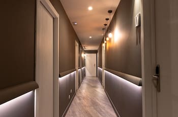 Icónico hotel chileno en turística ciudad fue vendido a grupo estadounidense: podría ser ampliado