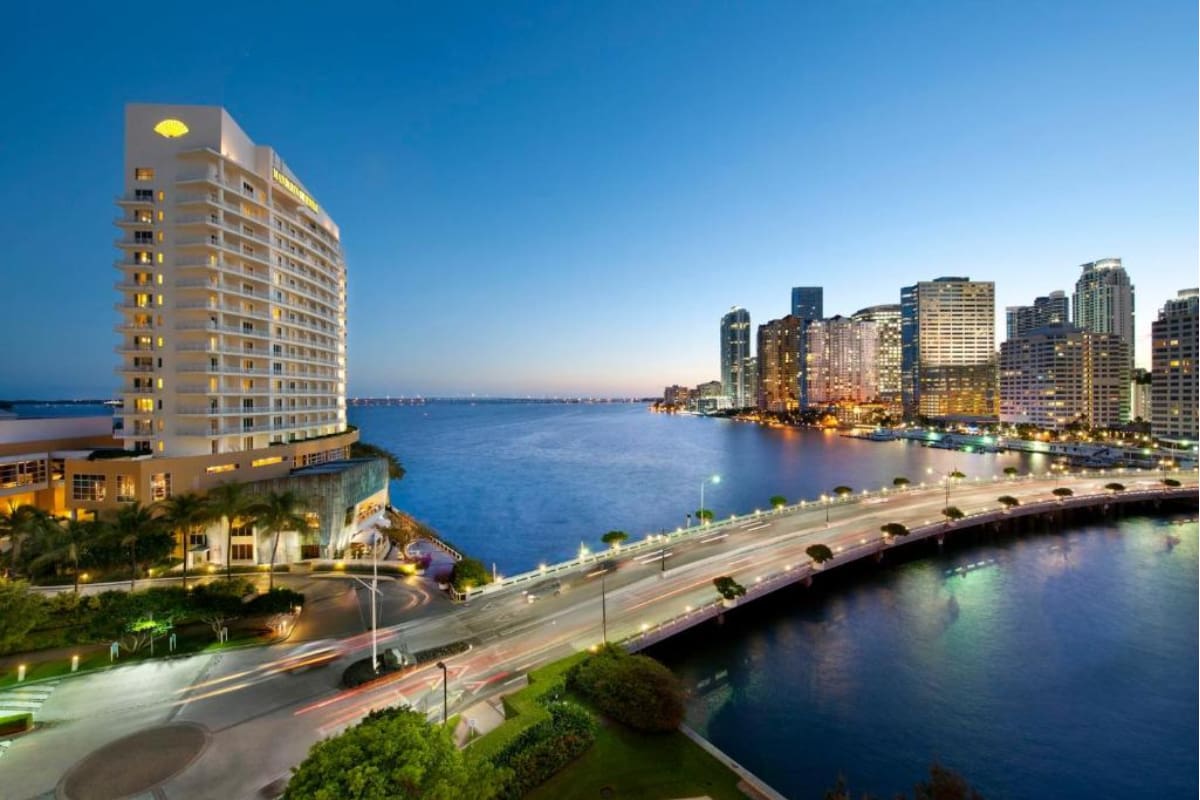 se prepara para demolición y remodelación de su sucursal en Miami.