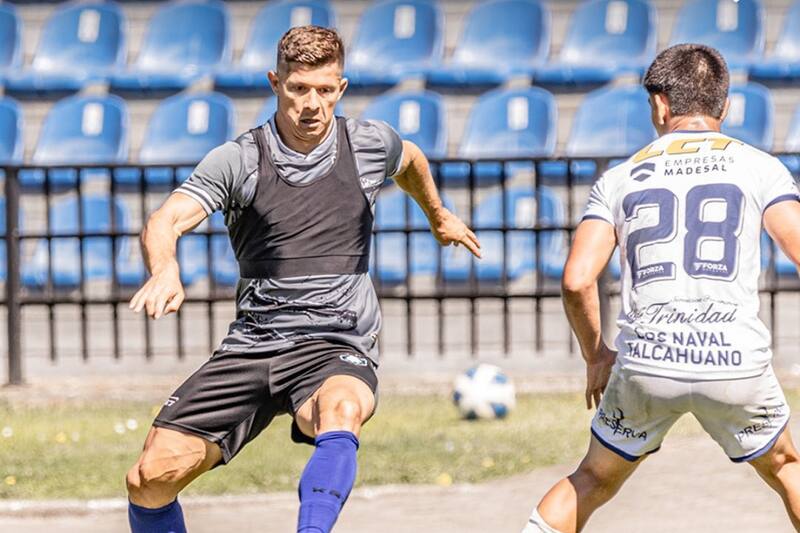 Huachipato jugó dos amistosos ante Naval en el estadio CAP (Foto: Huachipato_FC, Instagram)