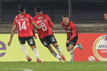 Huachipato saca estirpe copera y elimina a Racing en el Centenario de Montevideo