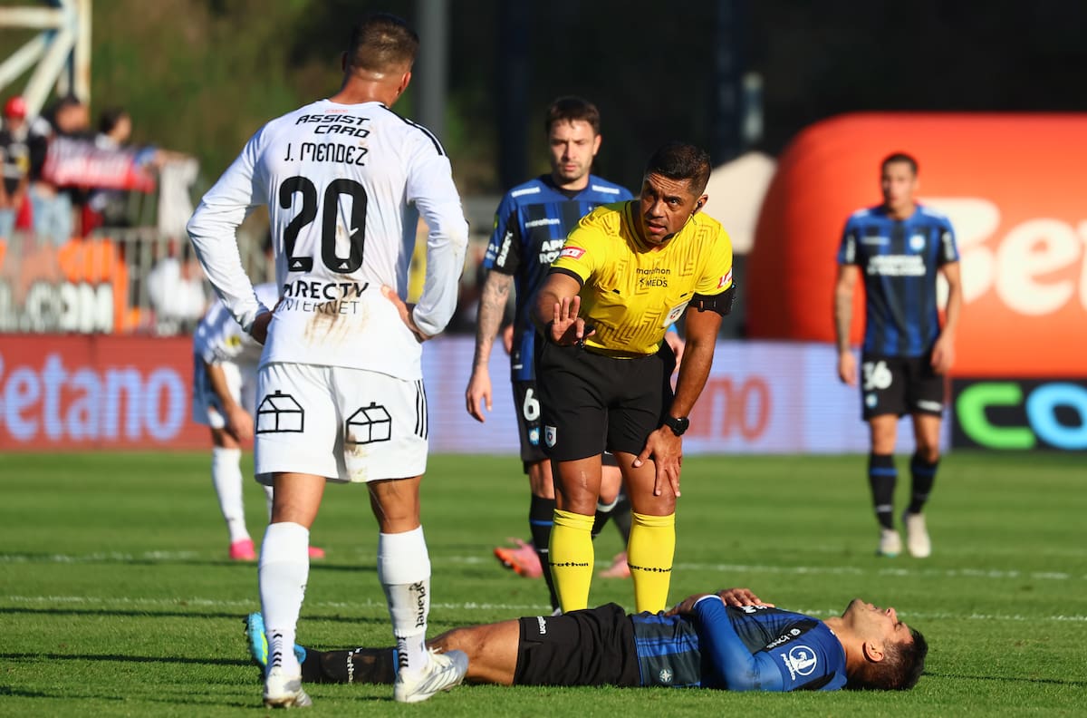 Se acabó la paciencia en Colo-Colo: hinchas apuntan a 2 refuerzos tras la derrota ante Huachipato