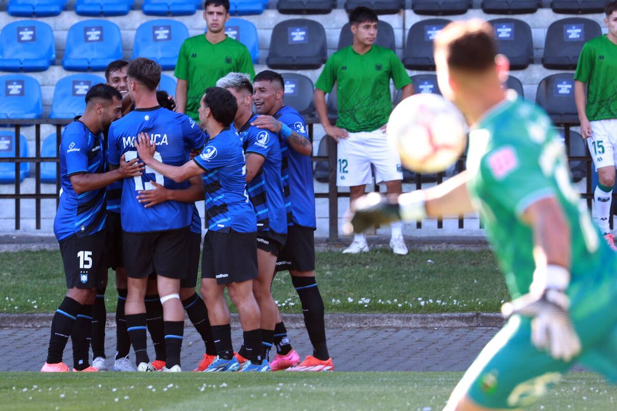Los Acereros aplastaron al Pije en la primera fecha de Copa Chile.
