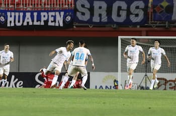 Huachipato se impuso ante Ñublense y sigue con la ilusión de llegar a Copa Sudamericana