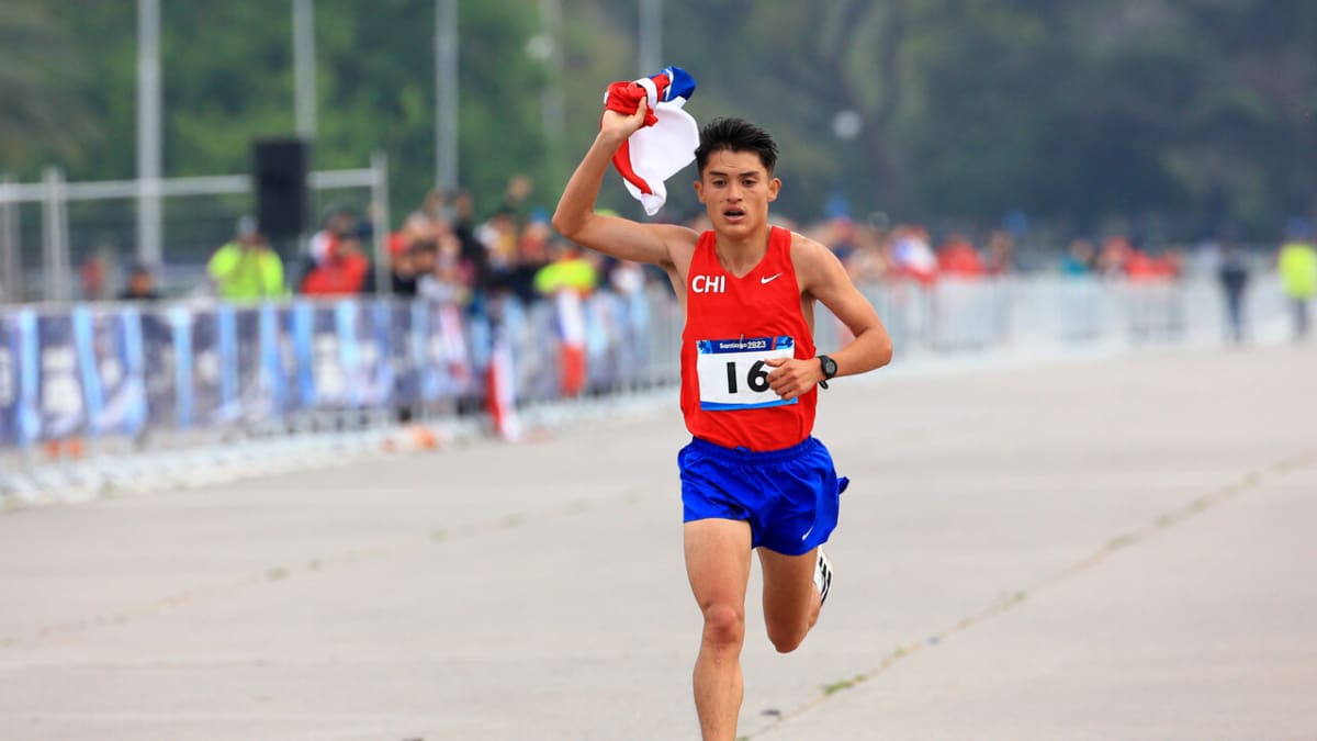Notable: Hugo Catrileo clasificó al Maratón de París 2024 y se suma al Team Chile