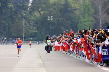 Hugo Catrileo: de hacer vibrar a Chile en los Juegos Panamericanos a alejarse de París 2024