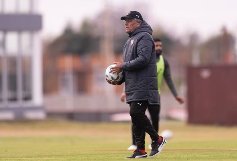 "En Chile hay mucha impaciencia. Yo de cierta forma los entiendo, porque a los argentinos también nos pasó cuando tuvimos esa racha fea con jugadores extraordinarios".