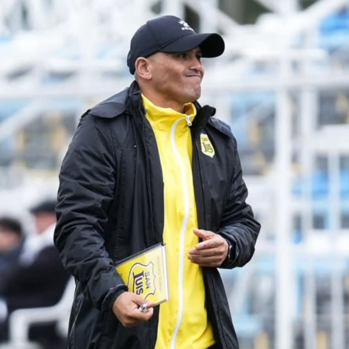 Felipe Flores tiene que buscar equipo: Humberto Suazo le comunicó que no lo tiene considerado en San Luis
