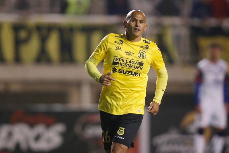 El Chupete no se cansa de hacer goles a sus 42 años y hoy brilla en San Luis de Quillota. (Foto: Agencia Aton)