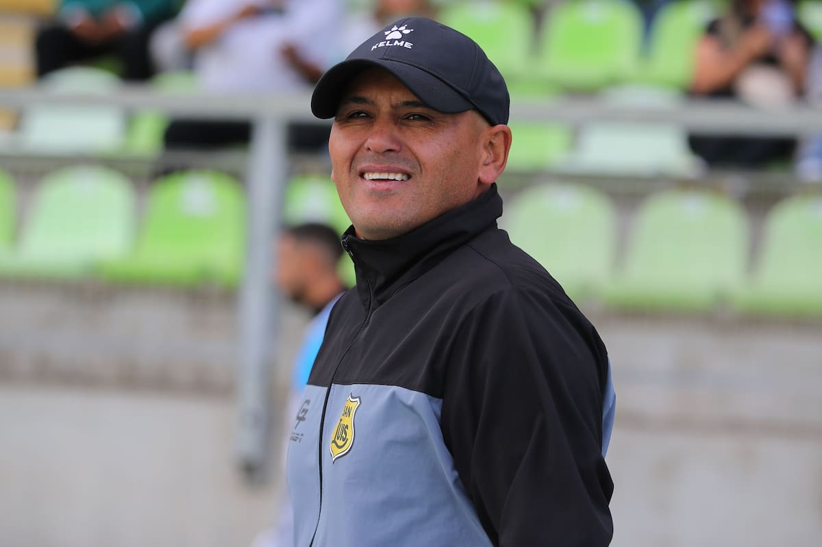 Entrenador de San Luis de Quillota. Agencia Aton