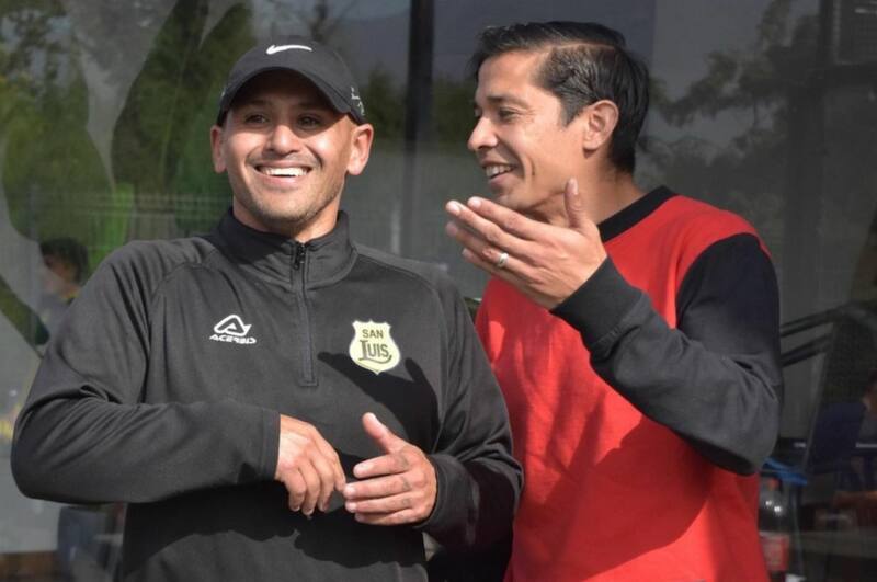 Humberto Suazo y Matías Fernández realizaron charlas masivas en Calama.