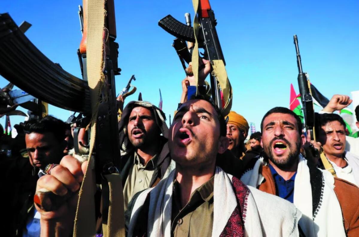 ¿Quiénes son los hutíes y por qué Estados Unidos y Reino Unido atacaron Yemen?