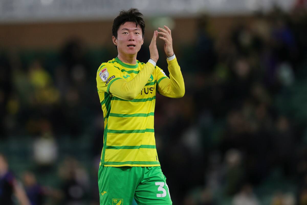 Hwang Ui-jo en su paso por el Norwich City.