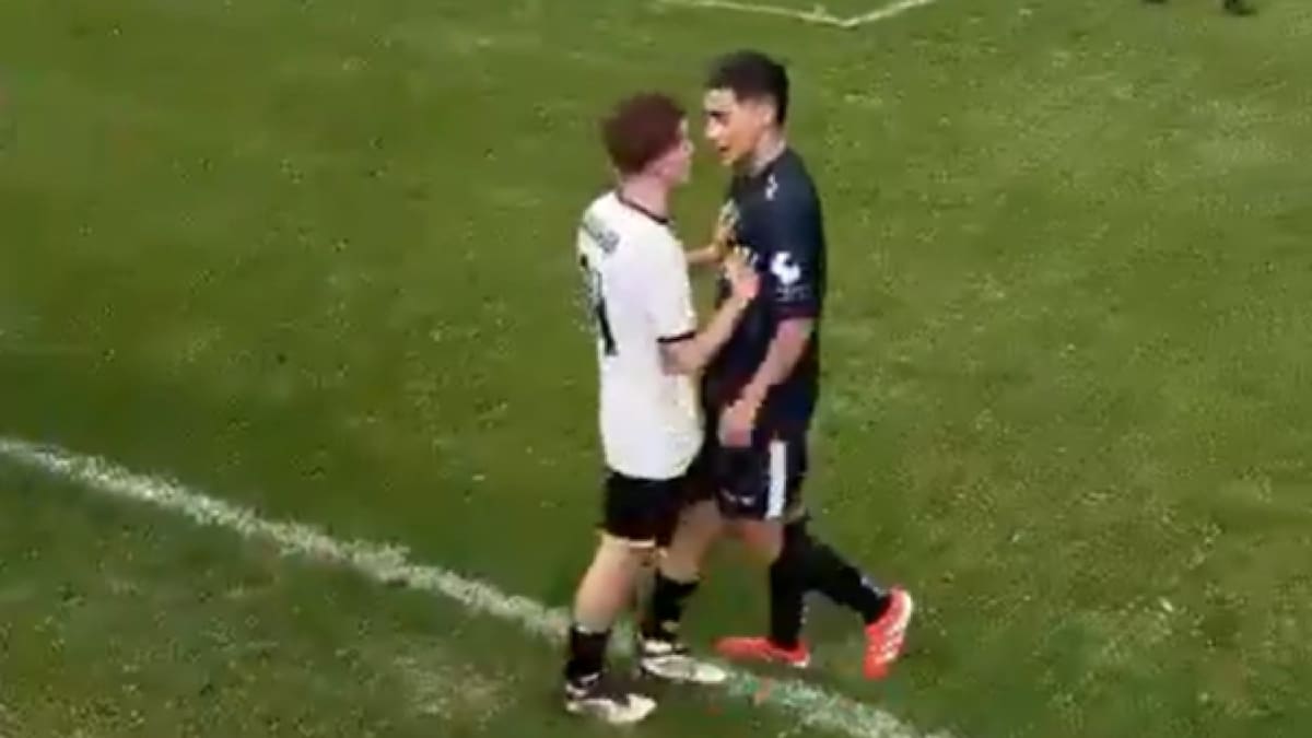 VIDEO | “Está colgado”: cortado de River Plate juega partido de barrio, se pone a pelear y vive enorme burla