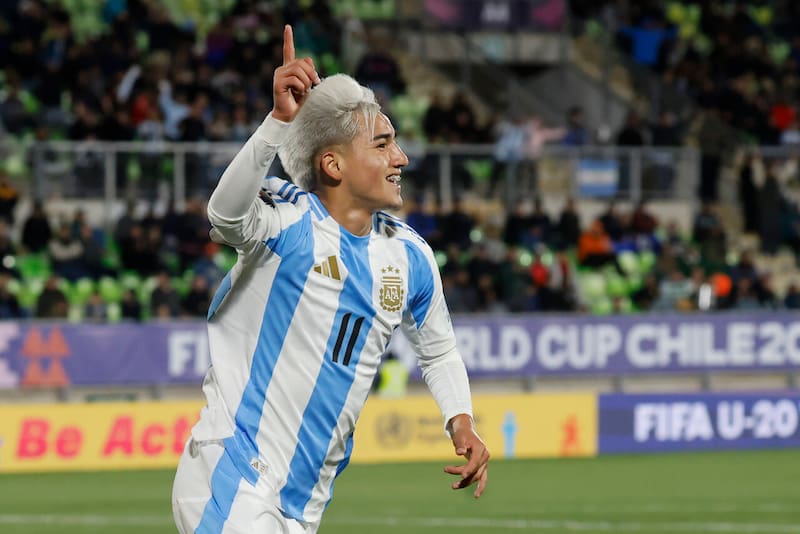 Decidió jugar por Argentina pese a haber sido nominado en unos partidos por Chile.