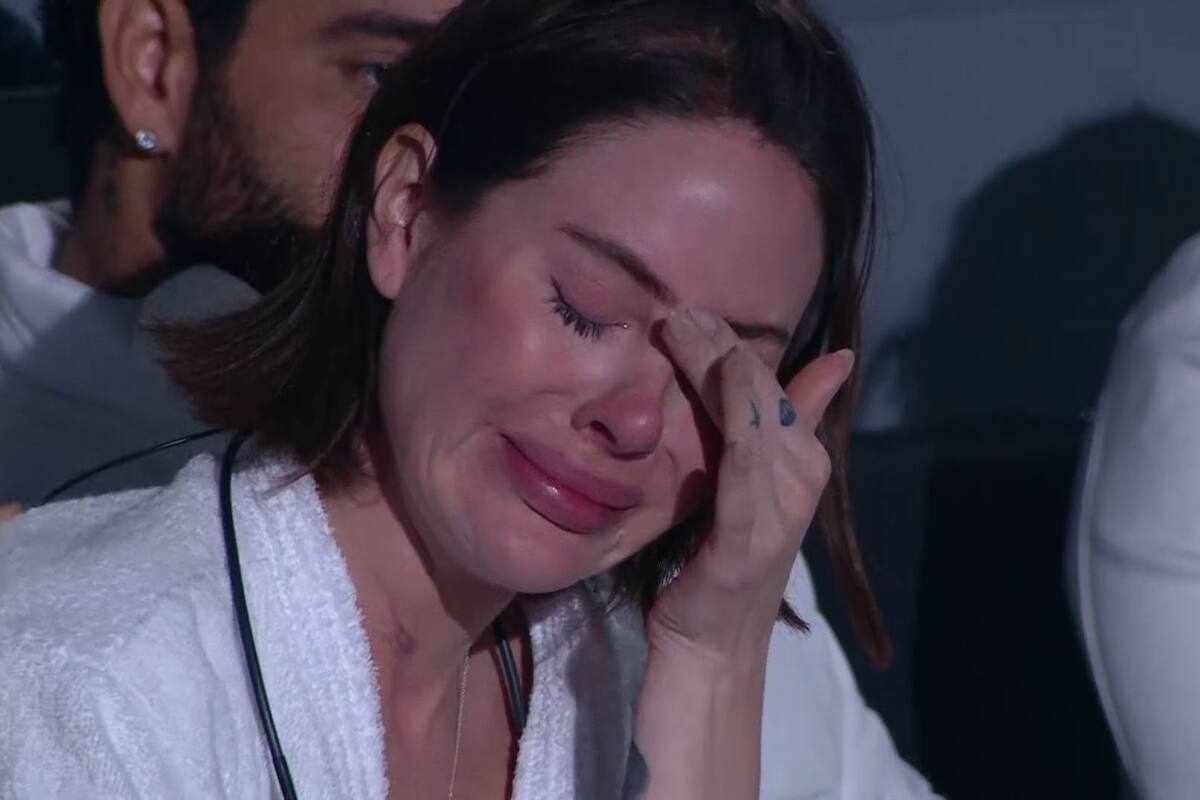 Ignacia Michelson no contuvo la emoción en Mundos Opuestos. Créditos: Canal 13.