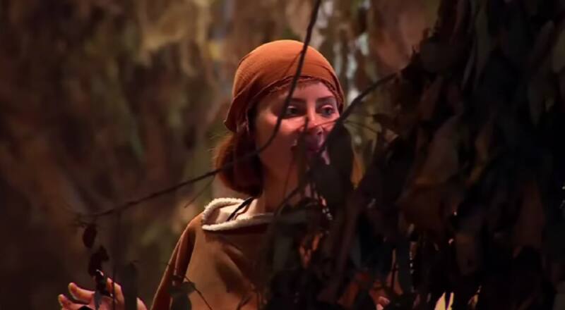 La participante observó con claros celos los jugueteos de Diego.