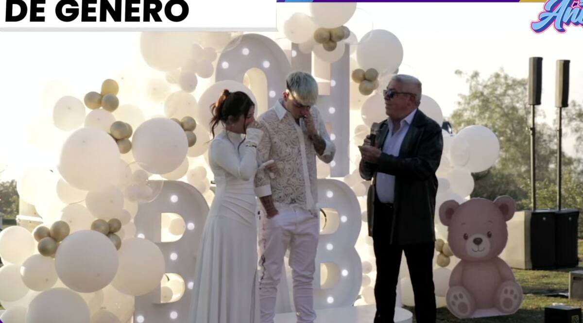 La pareja va a revelar el sexo de su bebé.