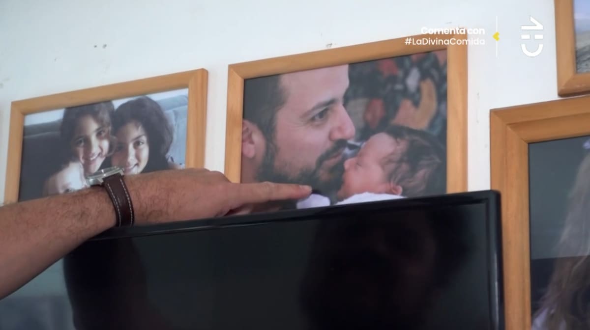 Una fotografía junto a su retoño / CHV