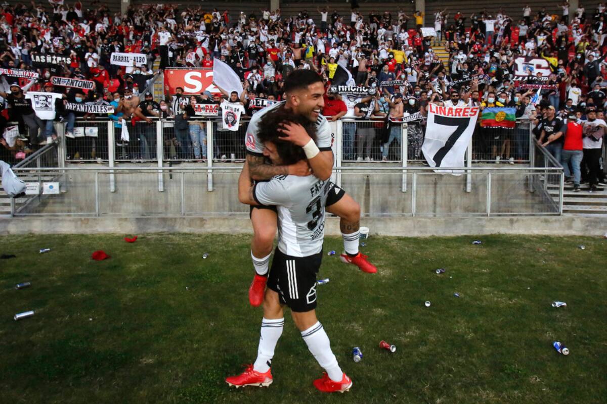junto a Maximiliano Falcón en Colo Colo (Foto: Photosport)
