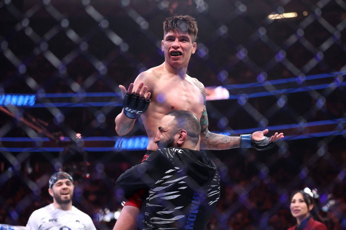 salió victorioso en el UFC 313.