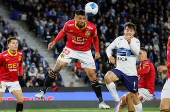 “Lauchero”: ¿A qué delantero del fútbol chileno lo pillaron más veces en offside este 2025?