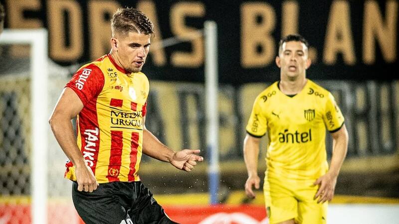 Volante uruguayo soñó con vestir la camiseta de Cobreloa y ahora potencia a un rival en Primera B