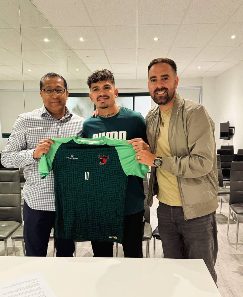 El delantero firmó su renovación en Andorra.