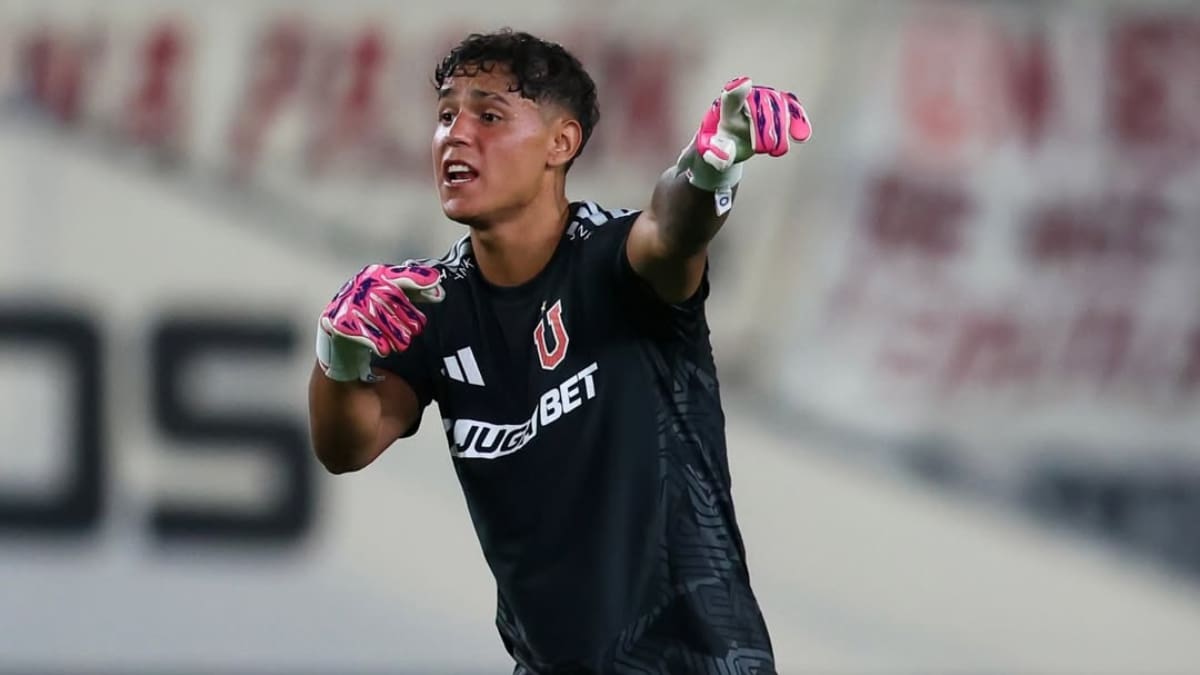 Ignacio Sáez, el portero juvenil de la U que desató lío interno con su titularidad