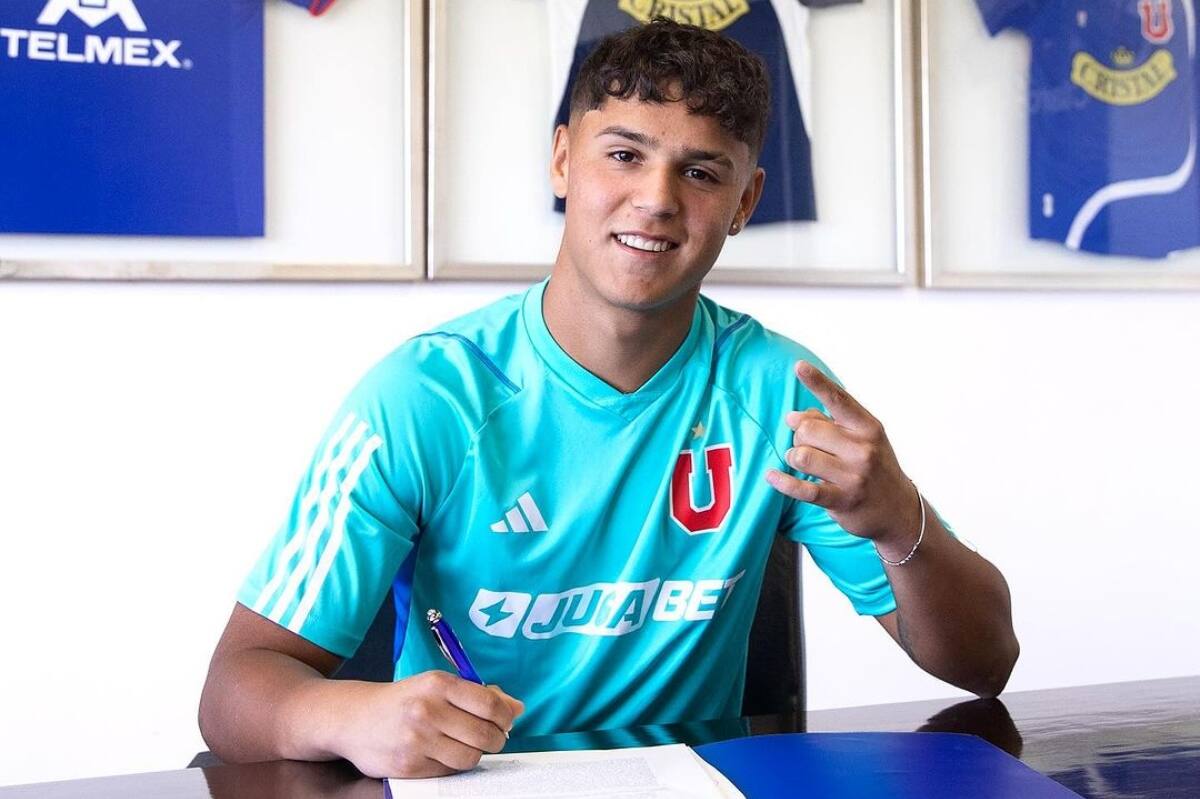 Ignacio Sáez firmó su primer contrato con la U.