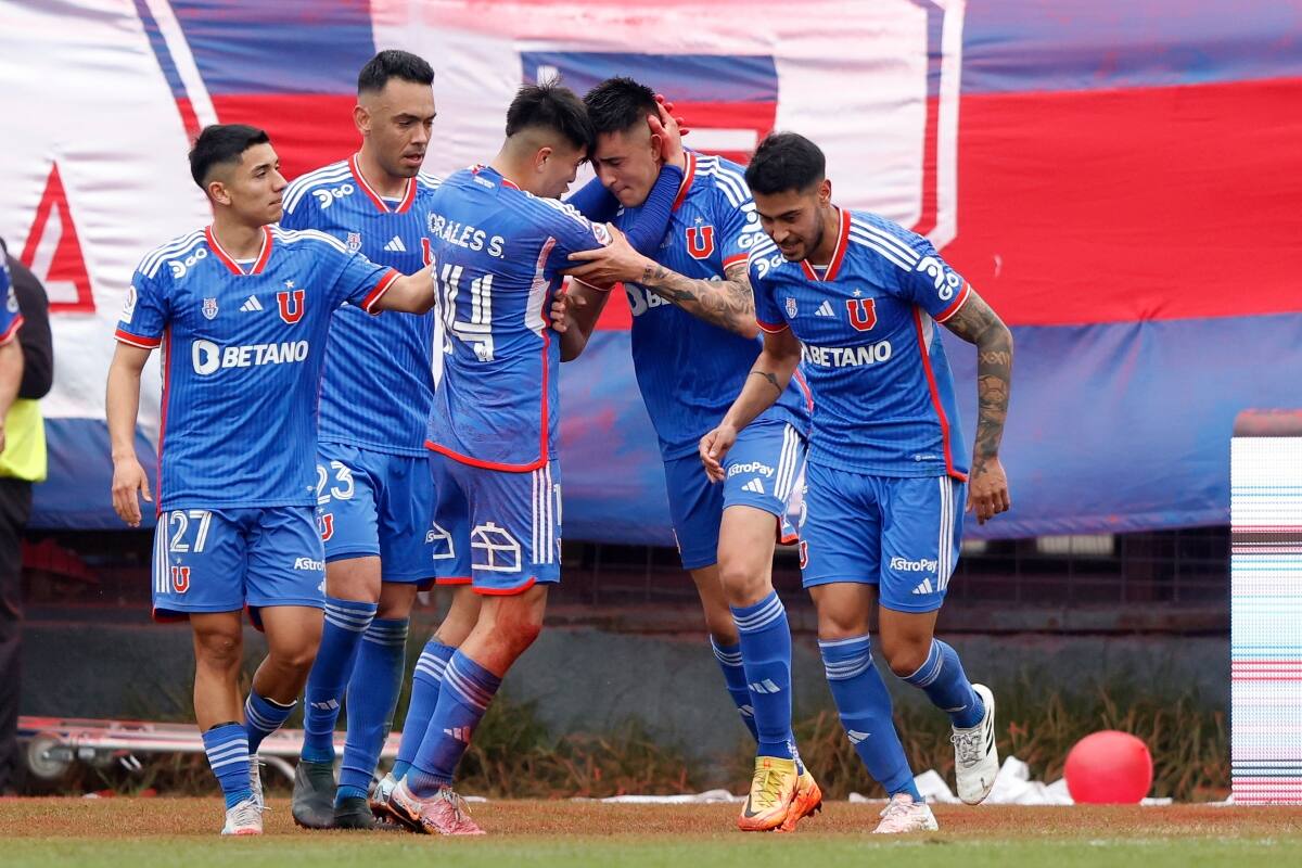 celebrando el gol ante Colo Colo en el Santa Laura en 2023. Foto: Aton.
