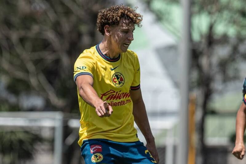 El central seguirá en Club América. Foto: @igorlichnovsky