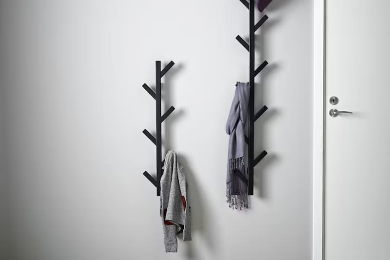 Diseño elegante y funcional para organizar abrigos y accesorios