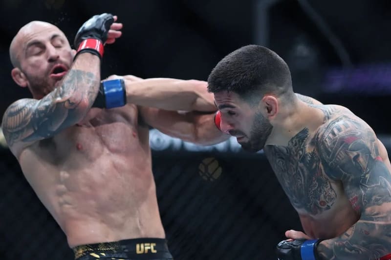 venció a Alexander Volkanovski.