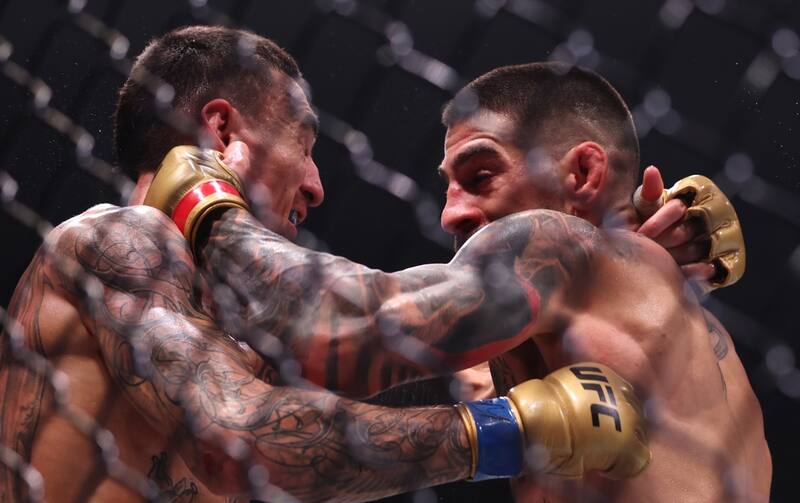 Ilia Topuria noqueó a Max Holloway.
