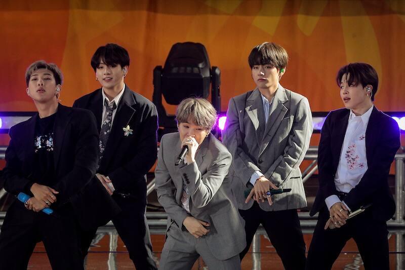 Imagen de archivo de los miembros de la banda de K-Pop BTS presentándose en el programa "Good Morning America" de ABC en Central Park, en la Ciudad de Nueva York, Estados Unidos. 15 de mayo, 2019. REUTERS/Brendan McDermid