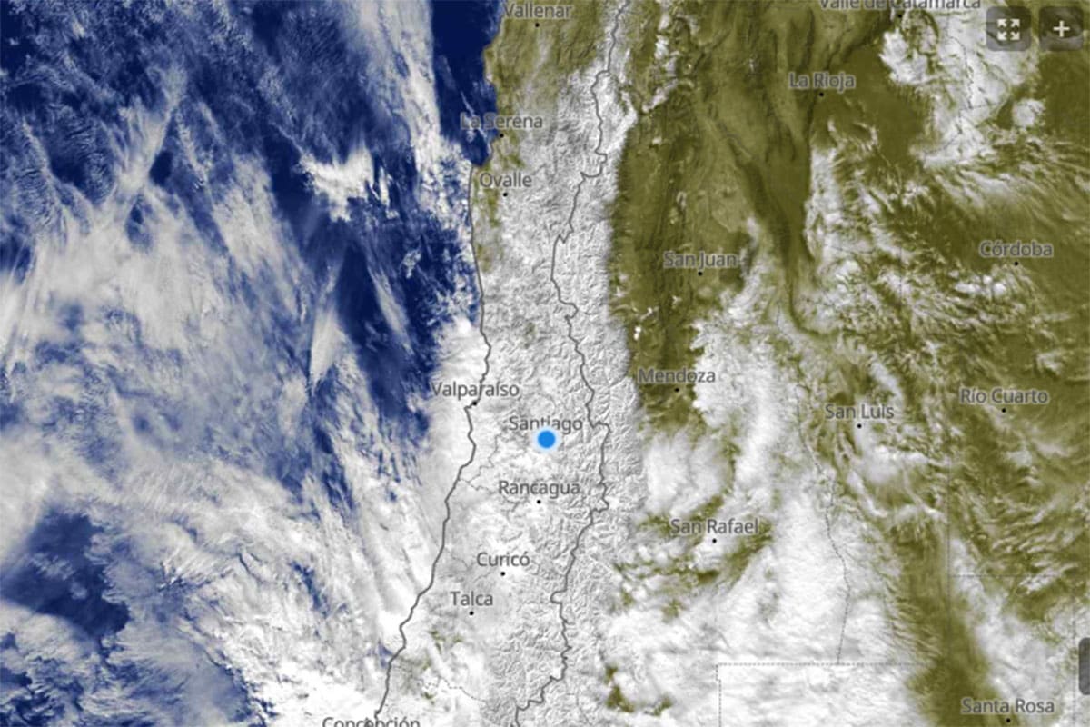 El sistema frontal permanecerá hasta el viernes. Créditos: Meteoblue
