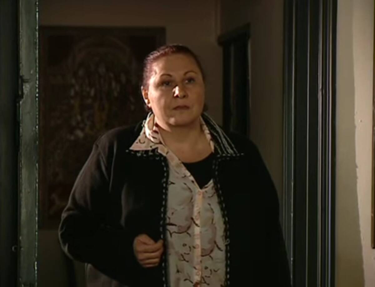 El cariño materno de una miembro más de la familia.