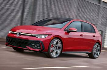 Sigue la crisis: Gigantesca empresa automotriz confirma salida de 20.000 empleados