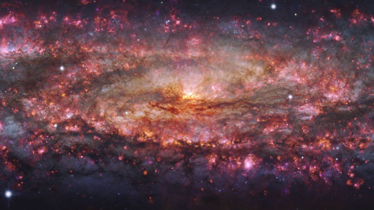Científicos capturan desde Chile impresionante imagen de una galaxia que tiene 4.000 colores diferentes